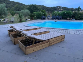 Maison entre vignes et piscine à 5 mn des plages !